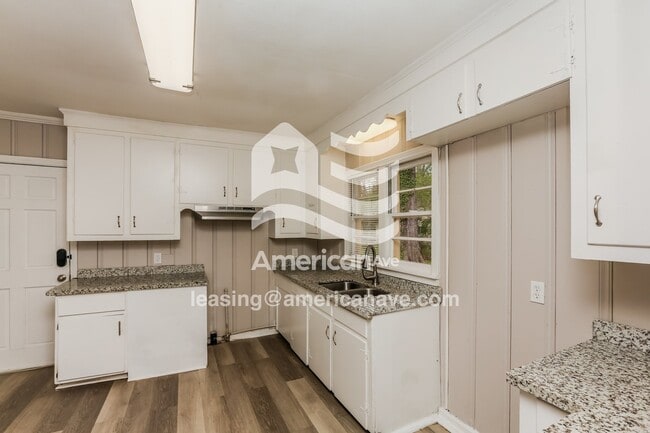 Building Photo - 3644 Meadow Ln