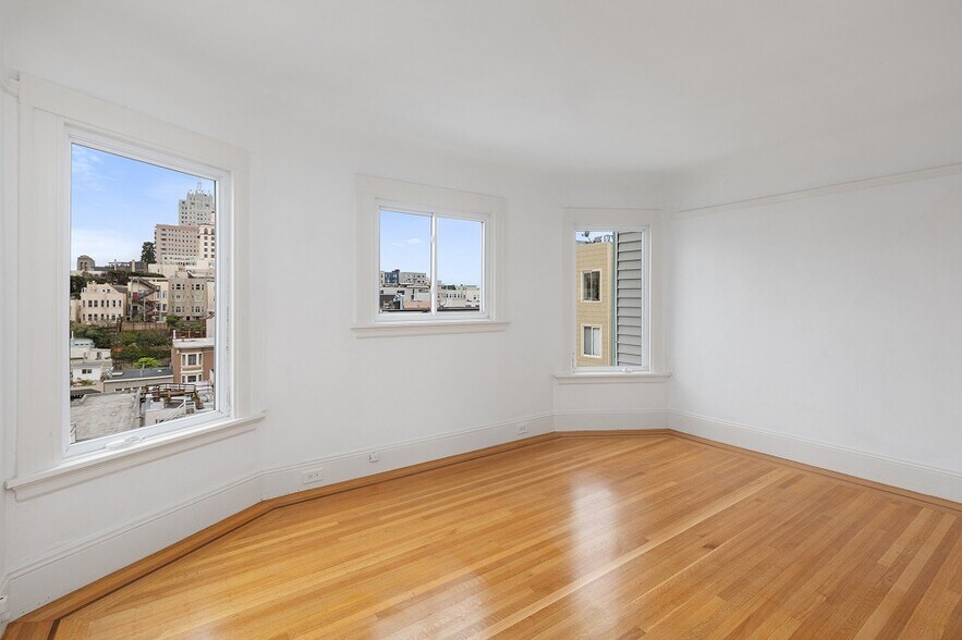 Building Photo - 1075 Broadway