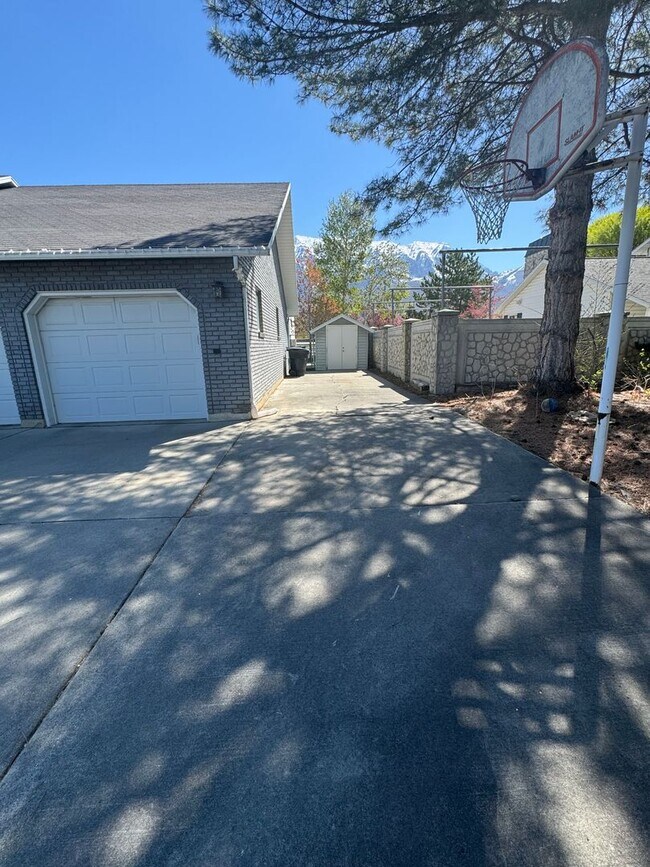 Building Photo - Beautiful Orem Basement Apartment for rent!