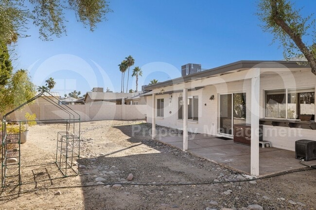 Building Photo - 9300 E Kalil Dr