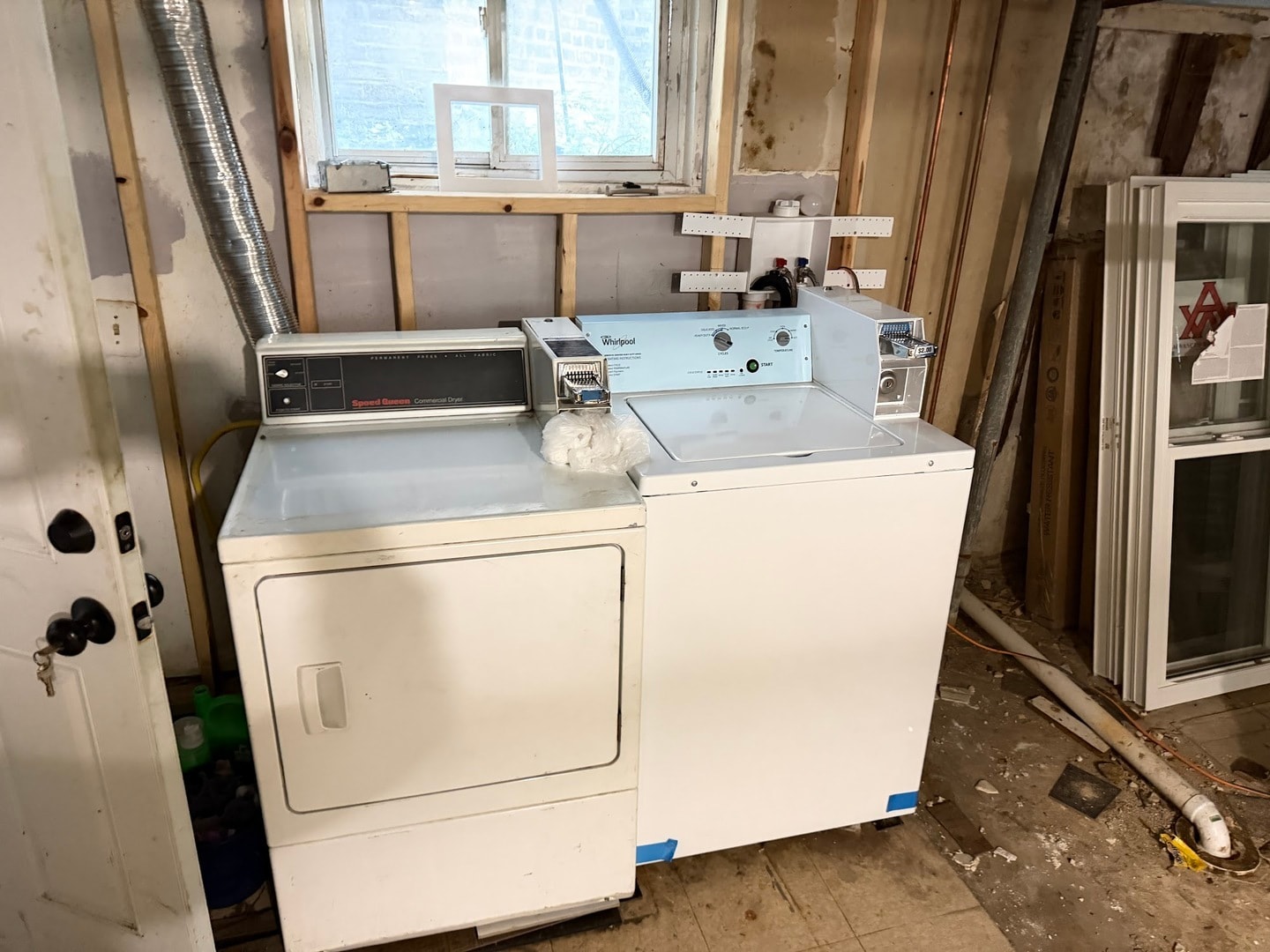 Building Photo - 5842 W Barry Ave