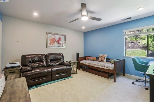 Building Photo - 3745 Deer Trail Ct
