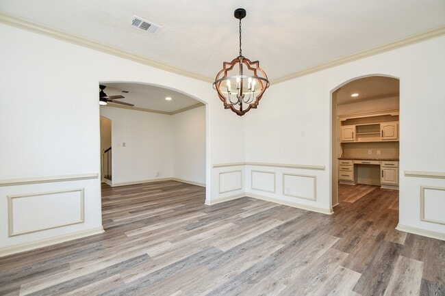 Building Photo - 8231 Bo Jack Dr