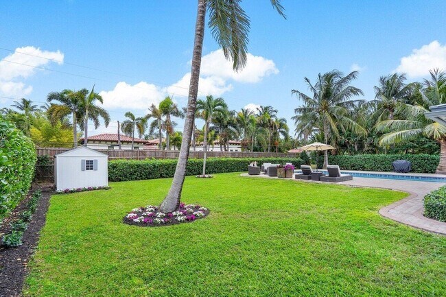 Building Photo - 2021 NW 3rd Ave