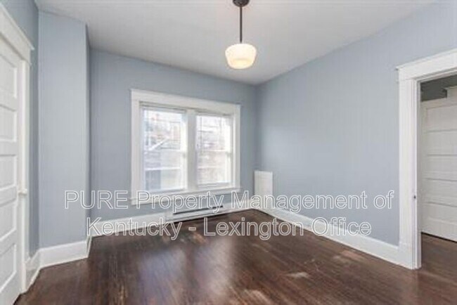 Building Photo - 262 Kalmia Ave