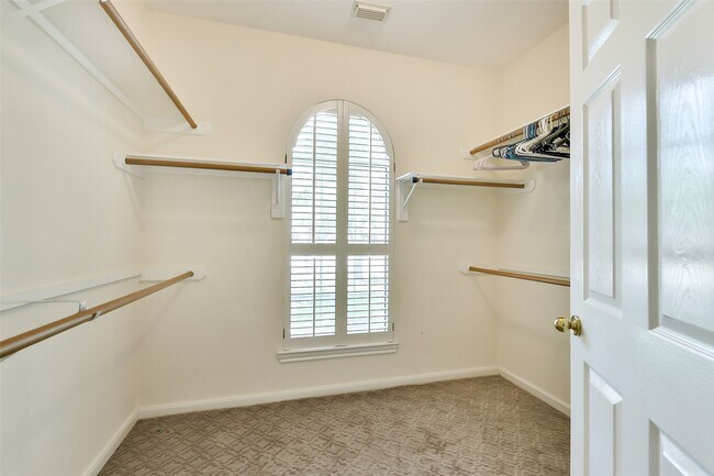 Building Photo - 5803 Song Ridge Ct