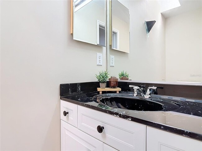 Building Photo - 289 Gull Dr S