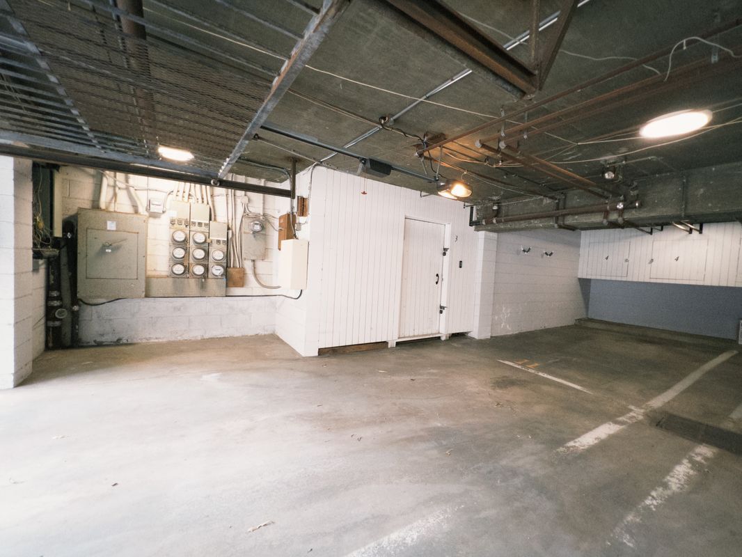 Building Photo - 1236 Wellesley Ave