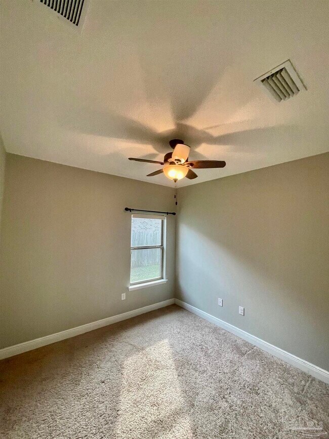 Building Photo - 4632 Dupont Cir