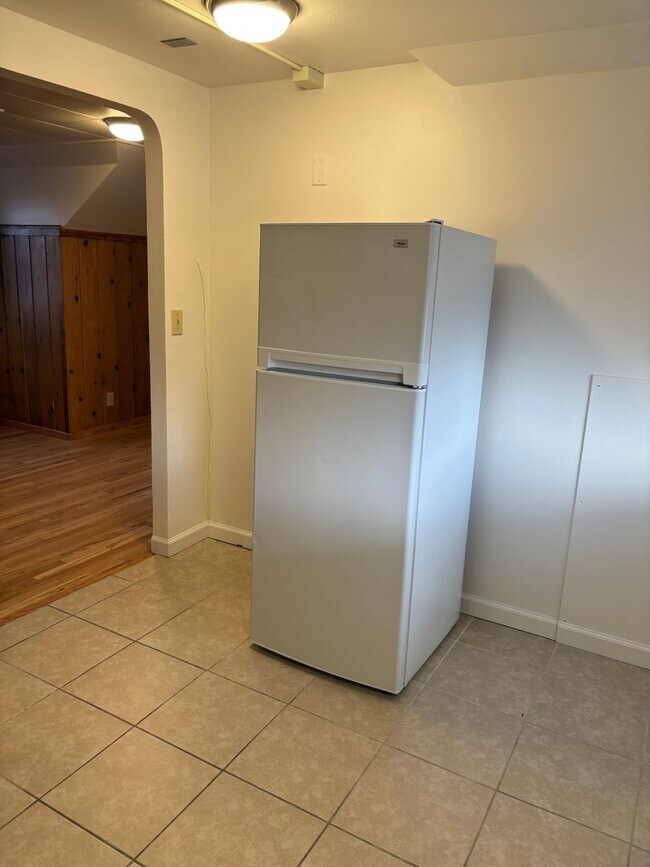 Building Photo - 123 Livingston St