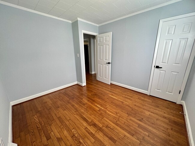 Building Photo - Move-in Ready!