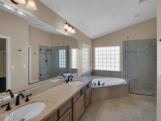 Building Photo - 11239 E Oberlin Way