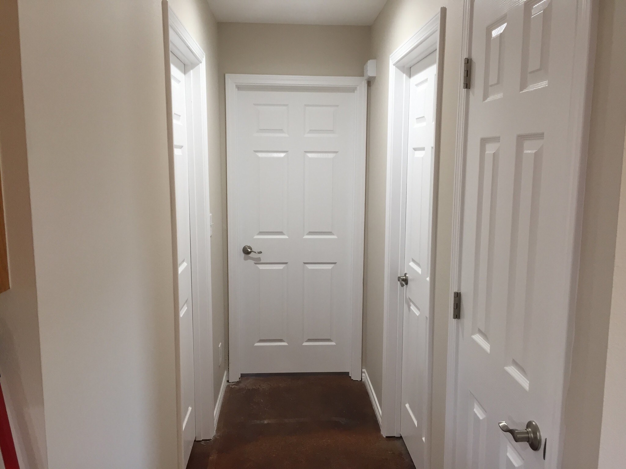 Building Photo - 2241 Ridgeview Dr