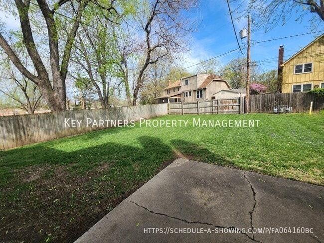 Building Photo - 9110 W 102nd St