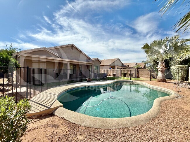 Building Photo - 1445 S Park Grove Cir