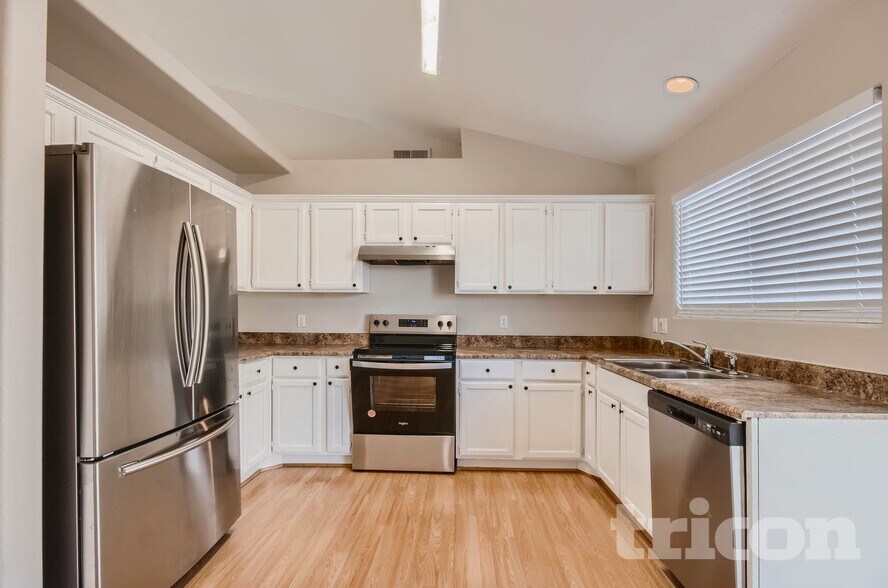 Building Photo - 14514 S Amado Blvd