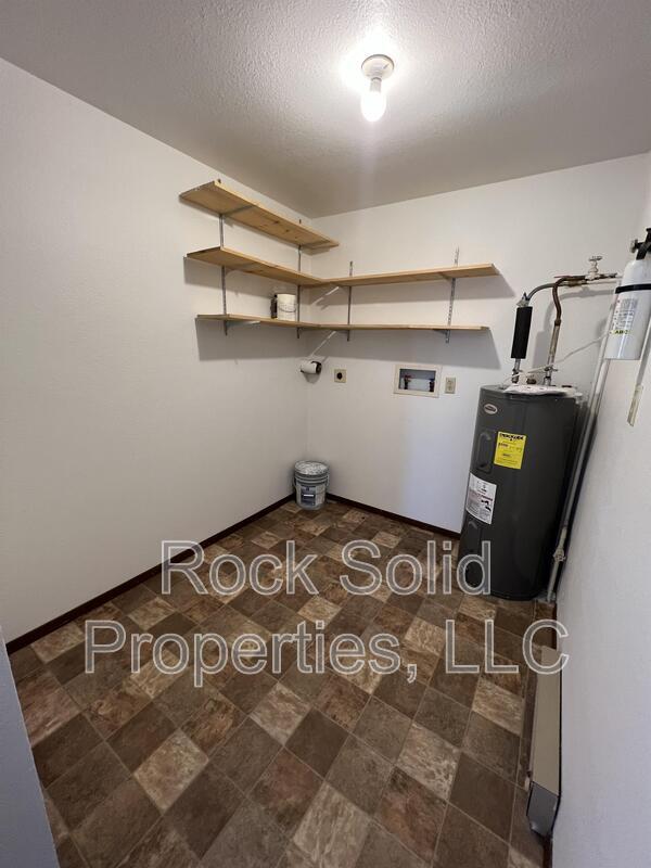 Building Photo - 4149 Van Buren Ave