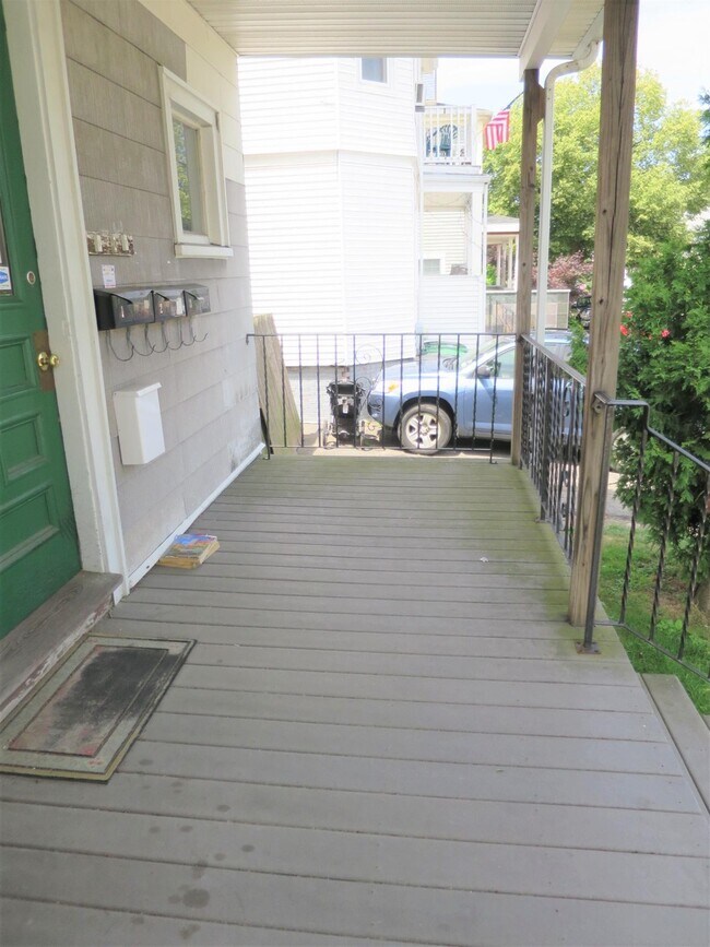 Building Photo - 324 Highland Ave