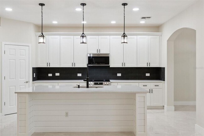 Building Photo - 6615 Helmsley Cir