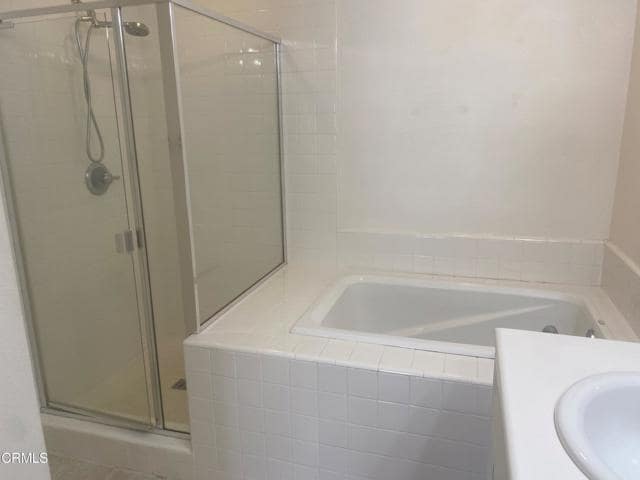 Building Photo - 3630 Dunkirk Dr