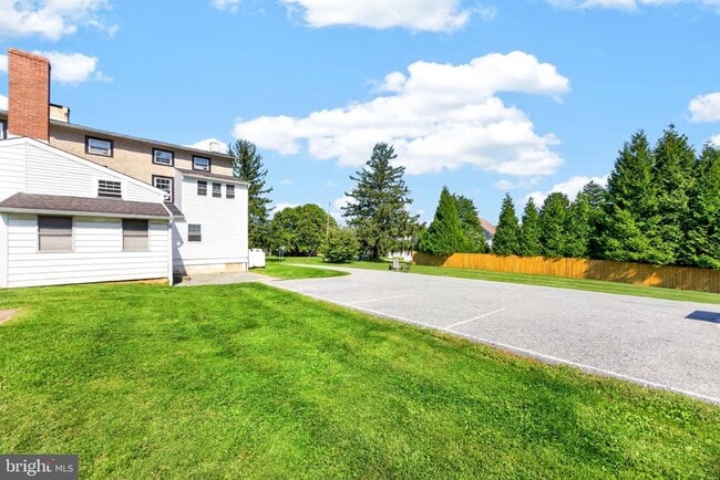 Building Photo - 816 Doe Run Rd