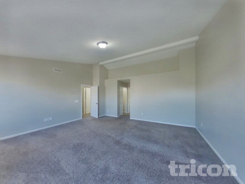 Building Photo - 6953 W Briar Park View