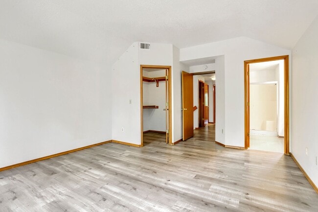 Building Photo - 17892 NW Deerfield Dr