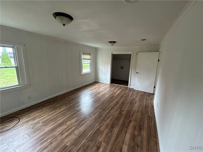 Building Photo - 281 US-11