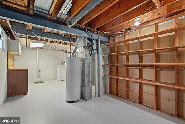 Building Photo - 6609 Bowie Dr