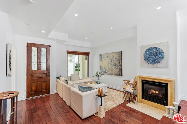 Building Photo - 841 Westmount Dr