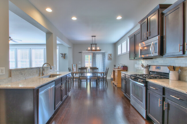 Building Photo - 1113 Camden Cir