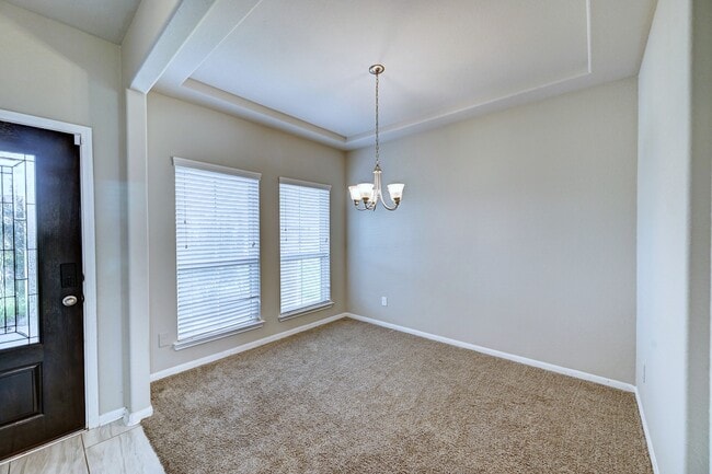 Building Photo - 3303 Owl Hollow Dr