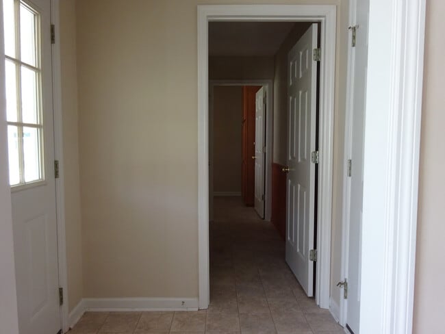 Building Photo - Beautiful 3BR/2Bath with Bonus Room!