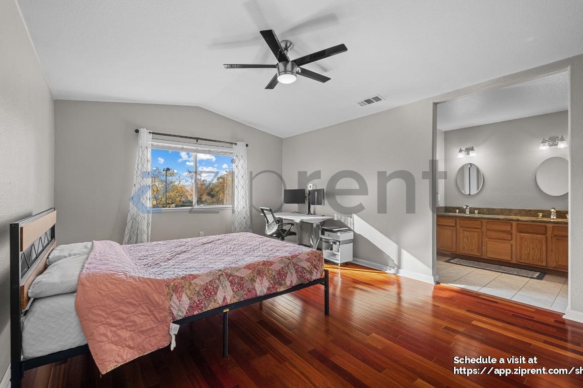 Building Photo - 1088 Vista Pointe Cir