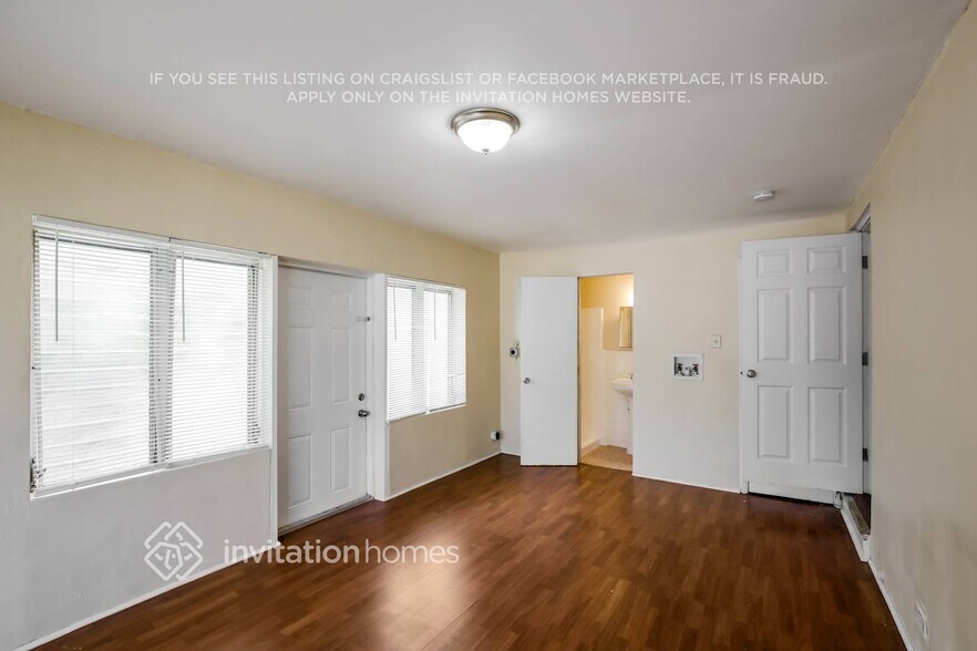 Building Photo - 1815 NE 178th St