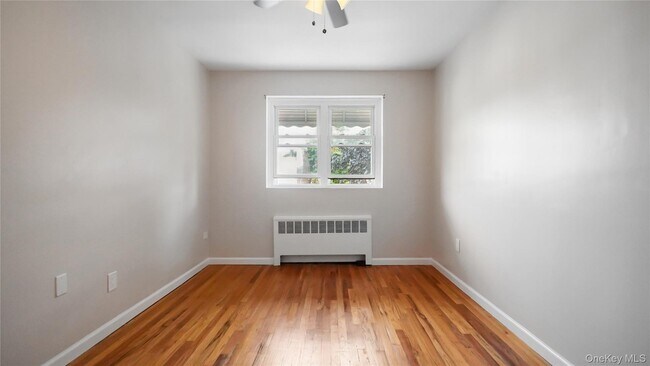 Building Photo - 3610 Baychester Ave