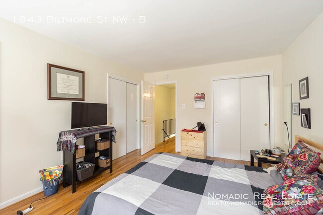 Building Photo - 1843 Biltmore St NW