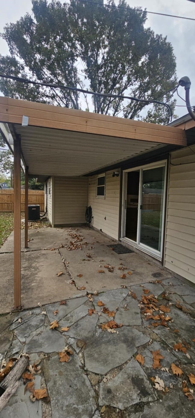 Building Photo - 9721 Foredale St