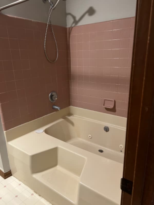 Building Photo - 284 Knoll Dr