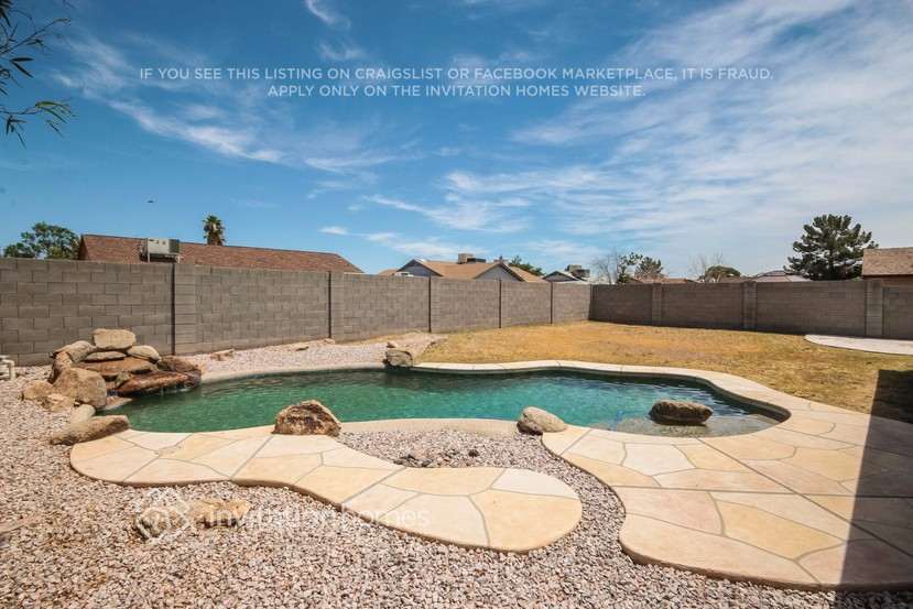 Building Photo - 9020 W Las Palmaritas Dr