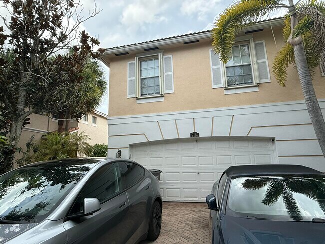 Building Photo - 9114 Villa Palma Ln