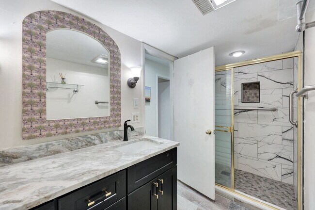 Building Photo - Furnished 3BR/2BA Condo in Pinebrook Lakes...