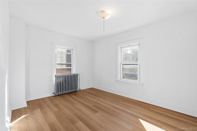 Building Photo - 226 Fourth Ave