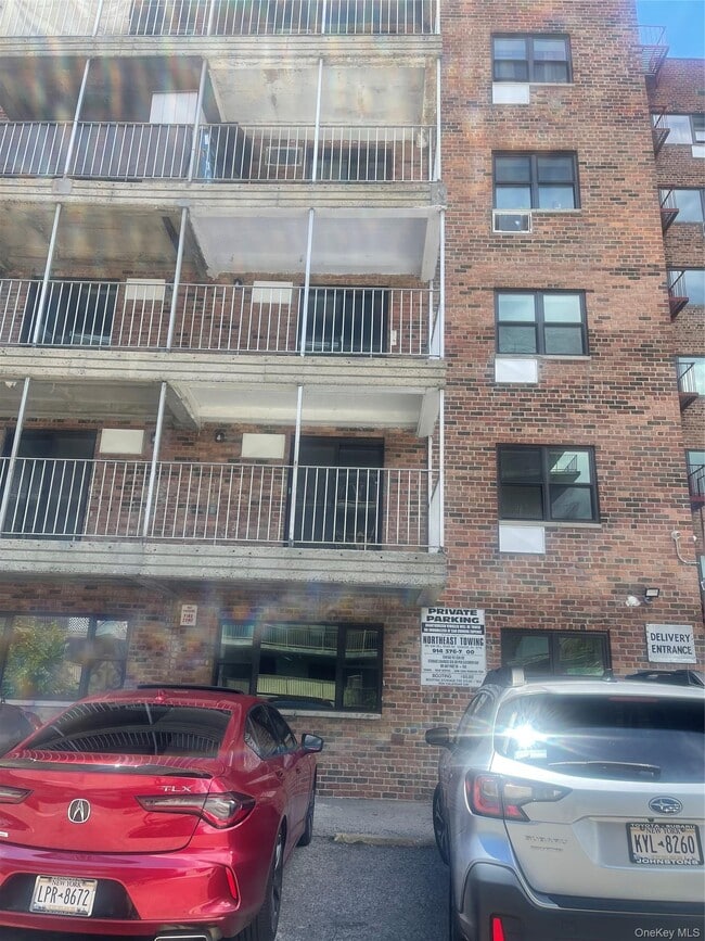 Building Photo - 671 Bronx River Rd