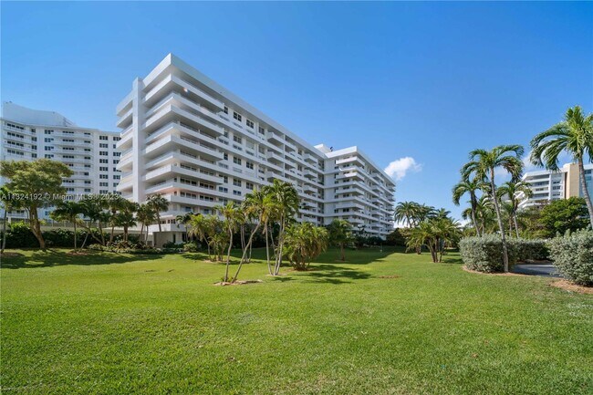 Building Photo - 155 Ocean Ln Dr