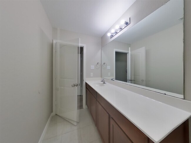 Building Photo - 308 Summer Horse Dr