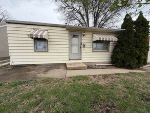Building Photo - 3 Bed 1 Bath 1100.00