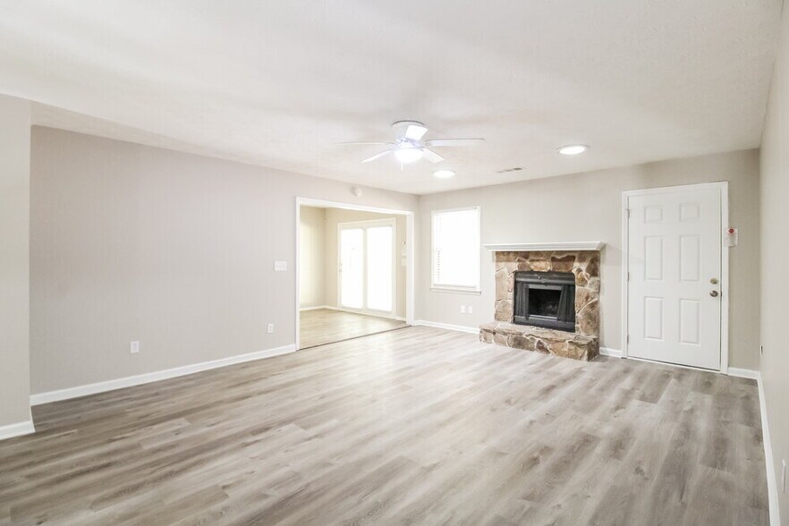 Building Photo - 3010 Randolph Ct NE