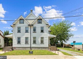 Building Photo - 11 Front St