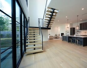 Building Photo - 8926 Croes Dr